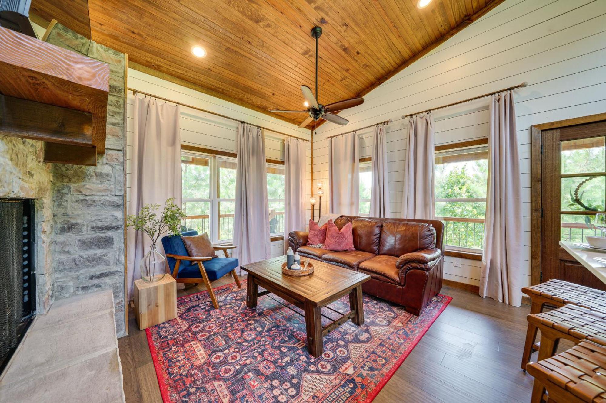 Tree-Lined Broken Bow Studio With Private Hot Tub! Экстерьер фото