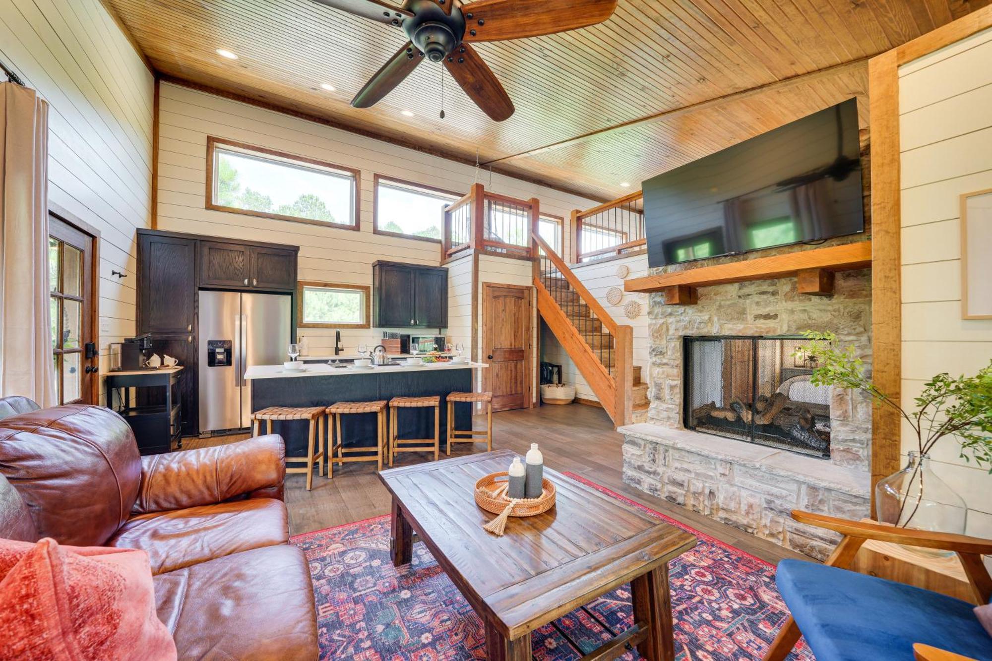 Tree-Lined Broken Bow Studio With Private Hot Tub! Экстерьер фото
